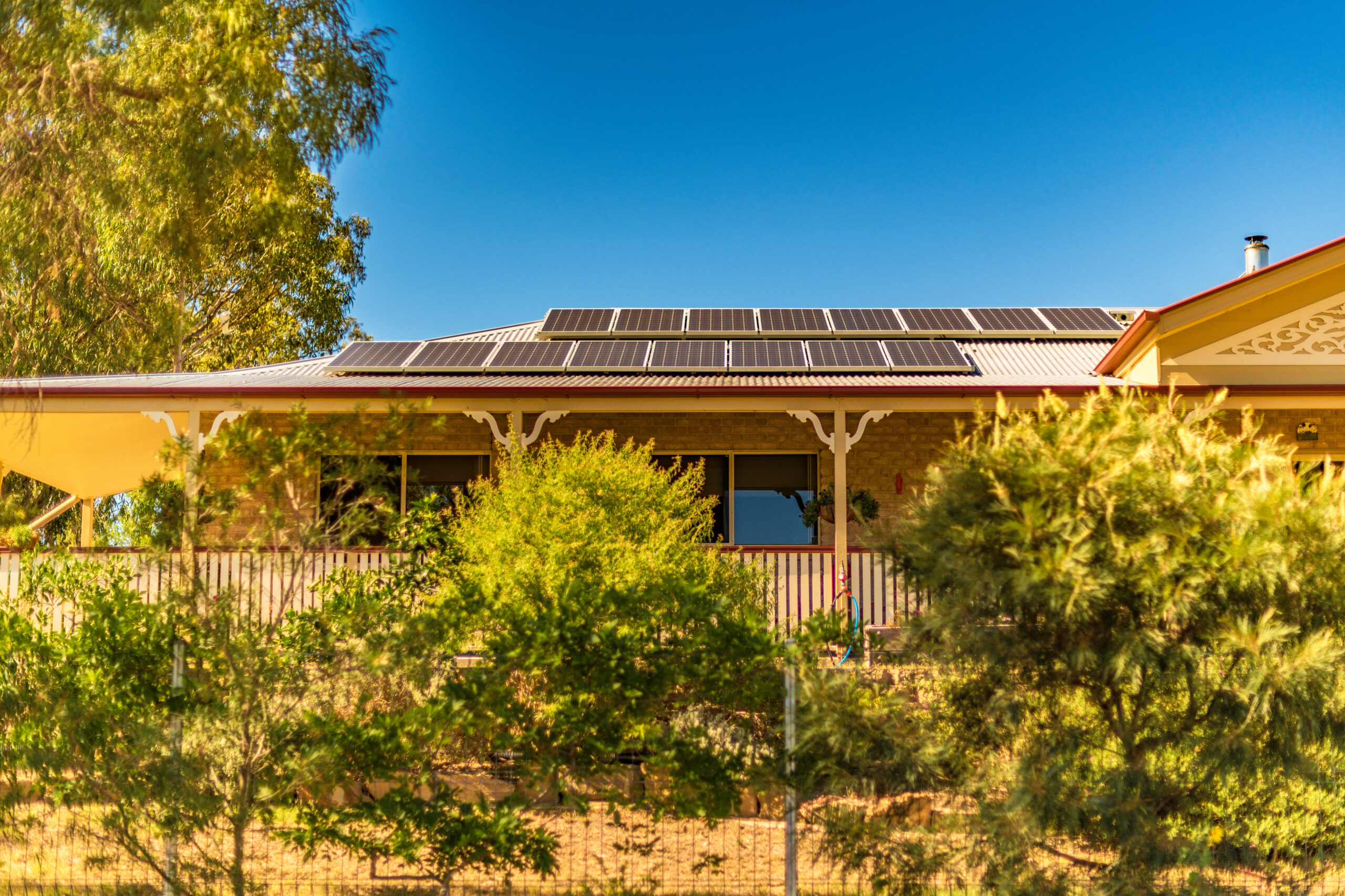 Array,Of,Solar,Panels,On,North,Facing,Roof,Of,Suburban